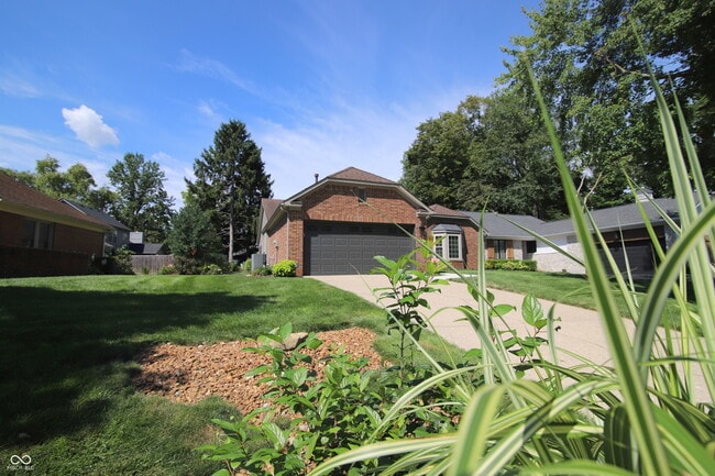 Building Photo - 730 High Dr