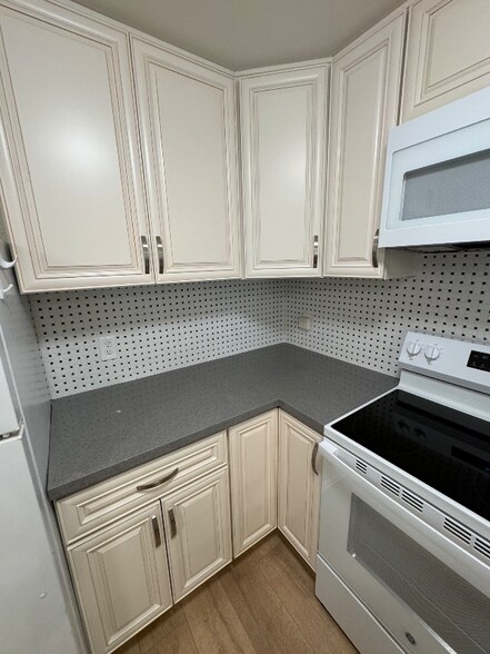 Building Photo - 3520 Lebon Dr