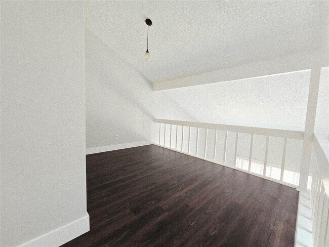 Building Photo - 12625 Newbrook Dr