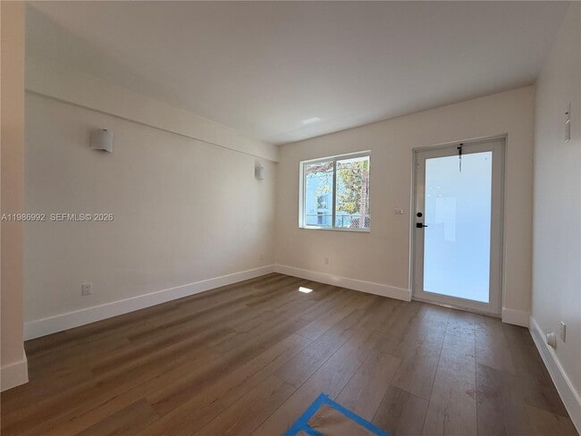 Building Photo - 1904 SW 17th Ave