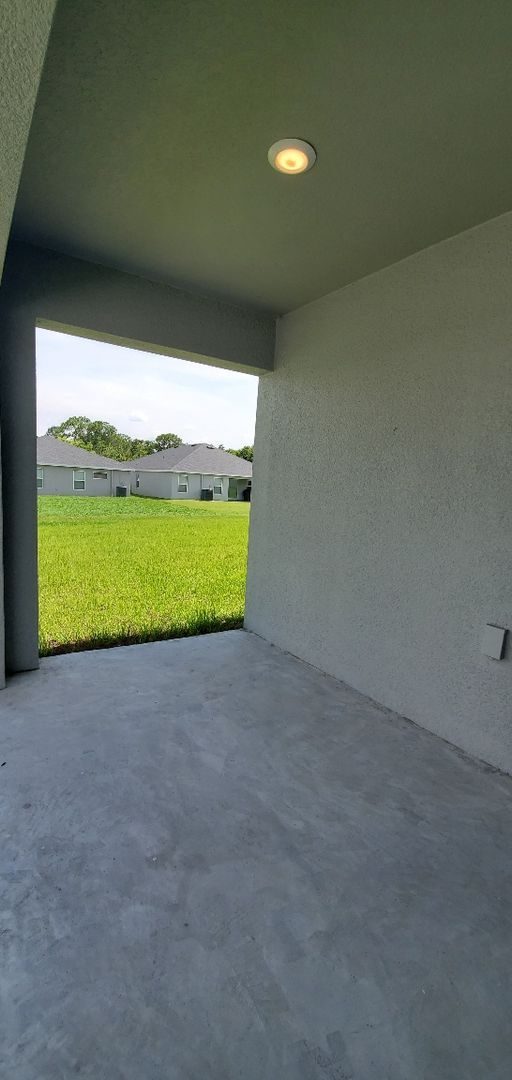 Building Photo - Beautiful 4-Bedroom, 2-Bathroom in Lakeland