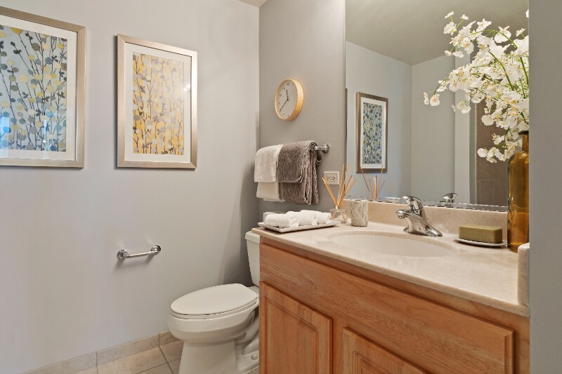 Building Photo - 376 N Desplaines St