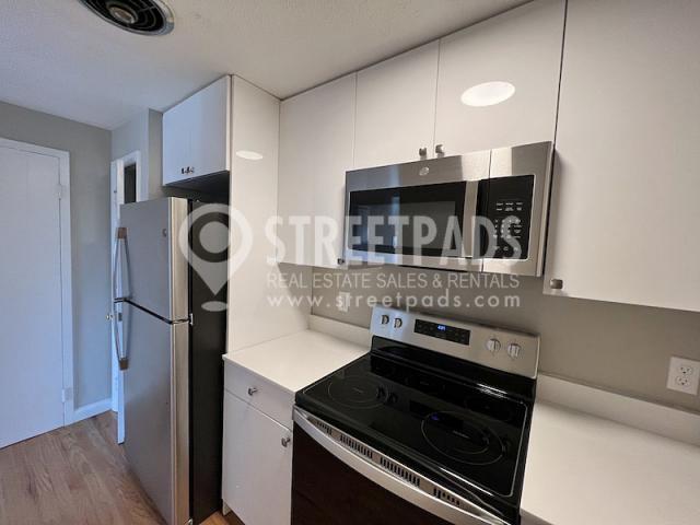 Building Photo - 2 bedroom in Boston MA 02130