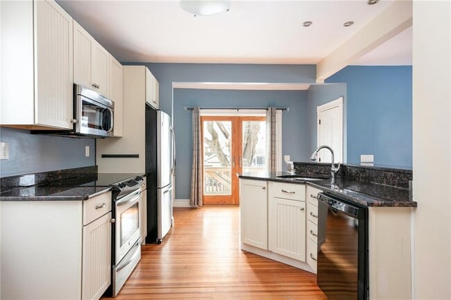 Building Photo - 5 Cummings Rd