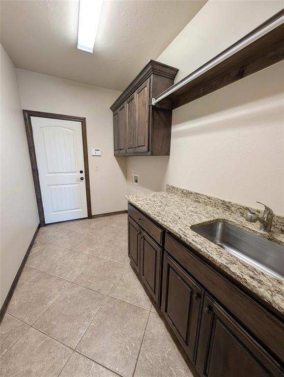 Building Photo - 6405 Bentwood Dr