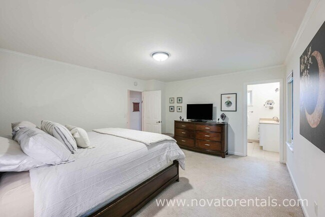 Building Photo - 44 Trish Dr