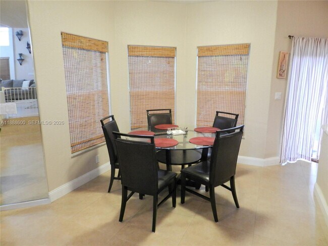 Building Photo - 210 La Costa Ct