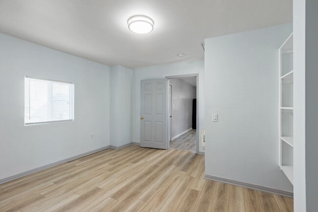 Building Photo - Charming Single-Family Home with Backyard Parking in Pacoima