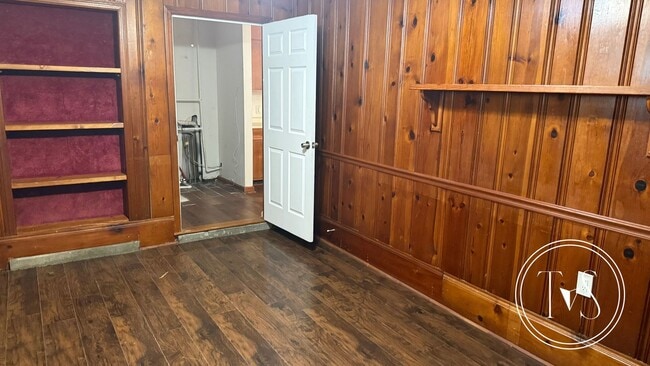 Building Photo - RATE DROP ALERT (was $1875/month)!