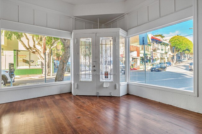 Building Photo - Chenery Street Property