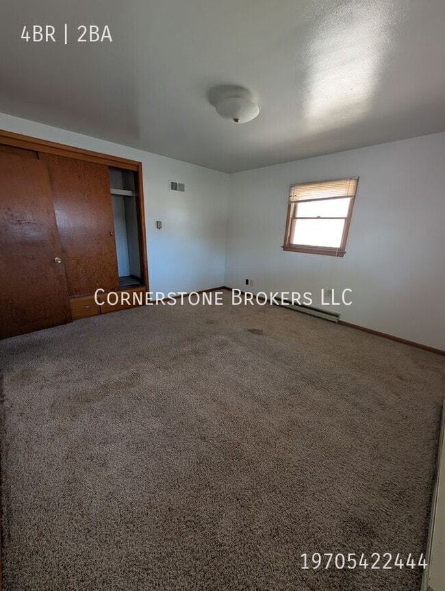 Building Photo - 509 Ensign St