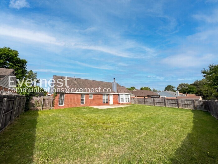 Building Photo - 5370 Woodchase Dr