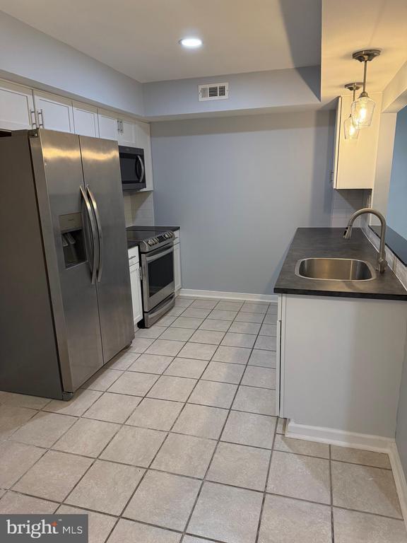 Building Photo - 313 Gregorys Way