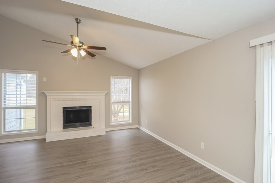 Building Photo - 576 Flint Ridge Ct