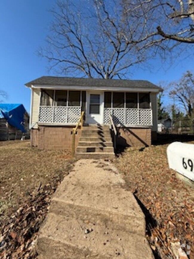 Building Photo - 2 bedroom & 1 Bathroom in the Beaumont Area.