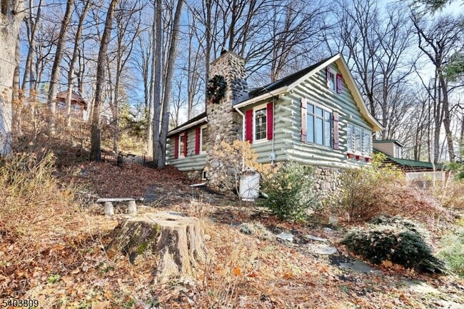 Building Photo - 140 Cupsaw Dr