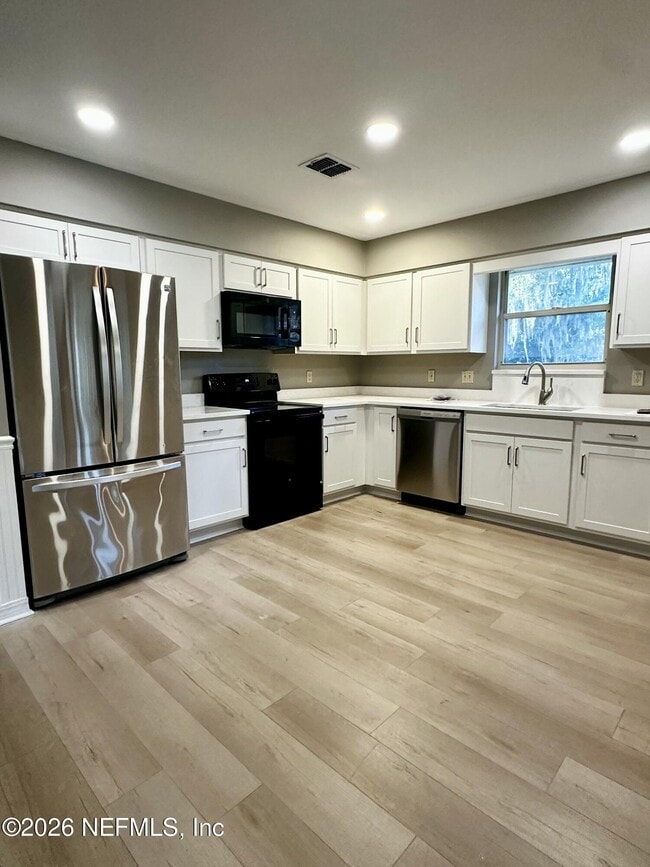 Building Photo - 2245 Brentfield Rd W