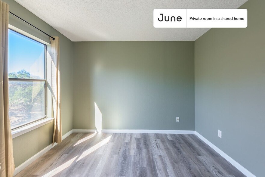 Building Photo - Room in Shared 2 bed/2 bath home