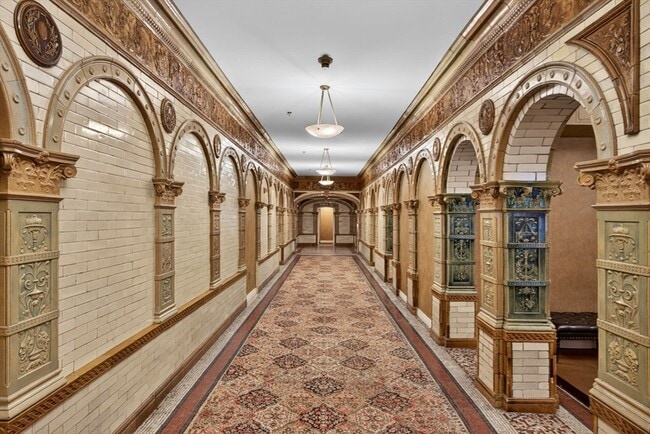 Building Photo - 4 Charlesgate E
