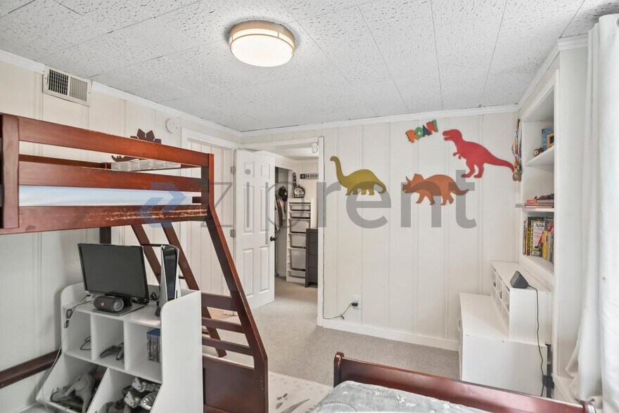 Building Photo - 1337 Acacia St