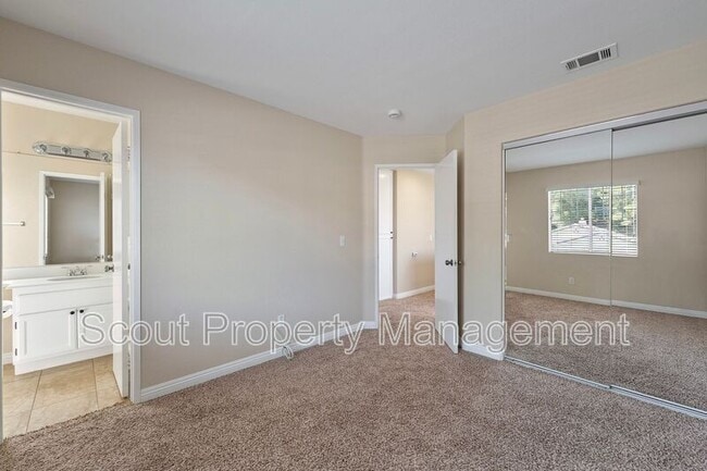 Building Photo - 43093 Teramo St