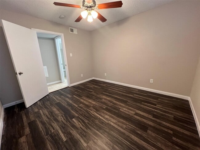 Building Photo - 10134 Emnora Ln