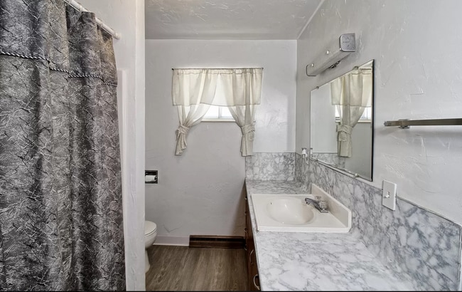 Building Photo - 1625 Walnut Ave