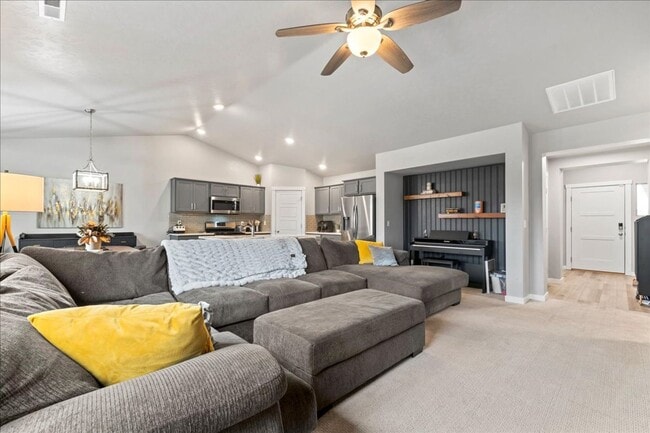 Building Photo - Single level 4bd/2ba/3 car garage Home in North Meridian