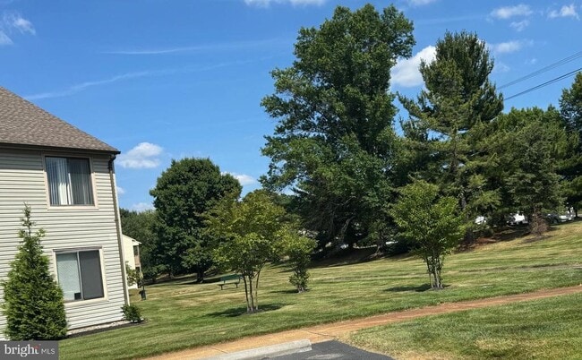 Building Photo - 1502 The Woods