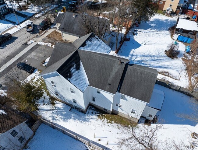 Building Photo - 17 High St