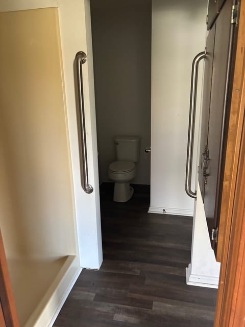 Building Photo - 201 Honeysuckle Ln