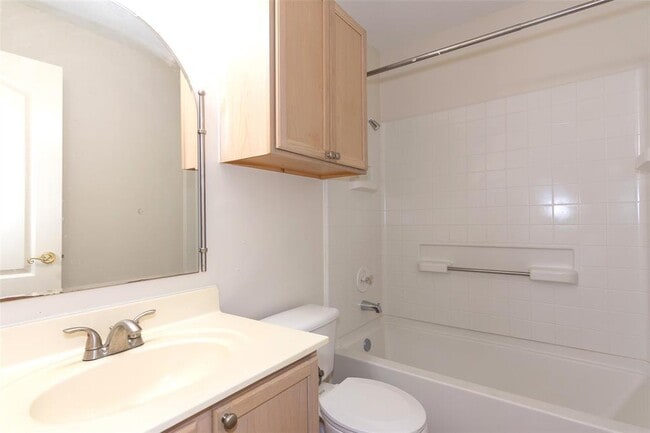 Building Photo - 2321 Friarcreek Loop
