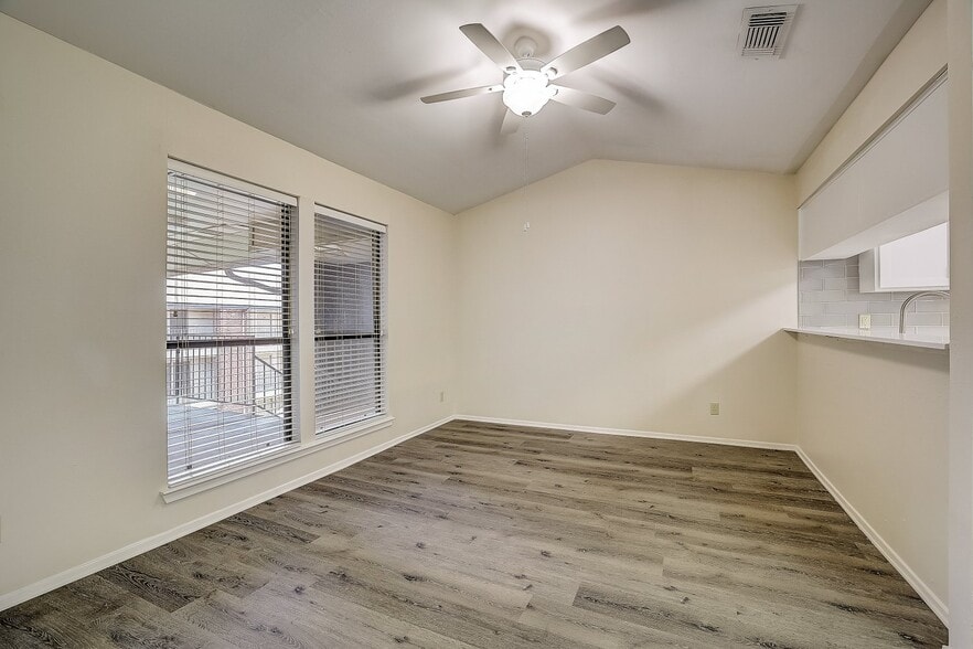 Building Photo - 8615 Rockwood Ln