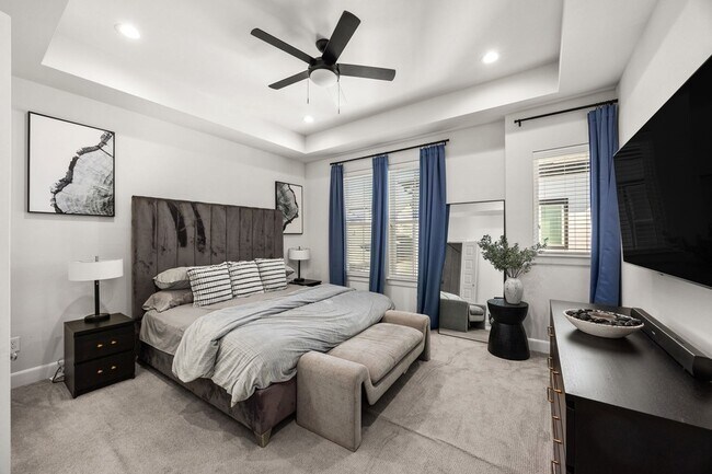 Building Photo - 2718 Grand Fountains Dr