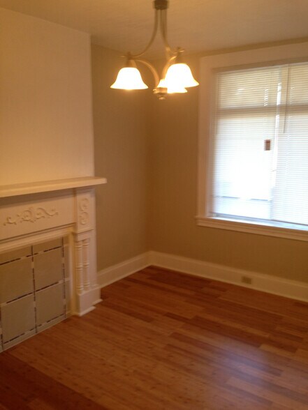 Building Photo - 610 S Millvale Ave