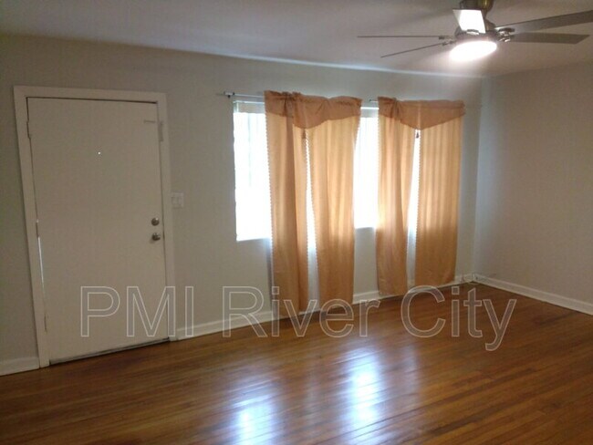 Building Photo - 2527 Emily Ln