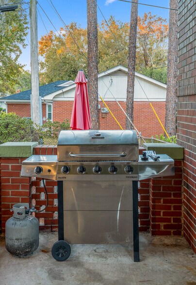 Building Photo - 1464 E 41st St