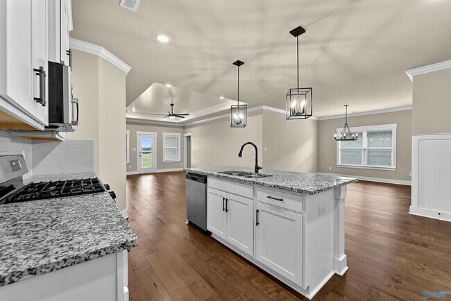 Building Photo - 114 Hudson River Dr