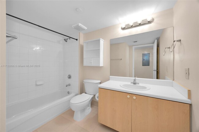 Building Photo - 3000 Coral Wy