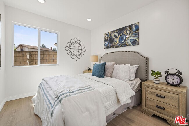 Building Photo - 13 Pepper Ct