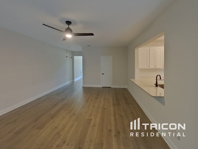 Building Photo - 1212 Bullock Dr