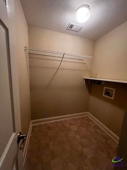 Building Photo - 306 Hummingbird Ln