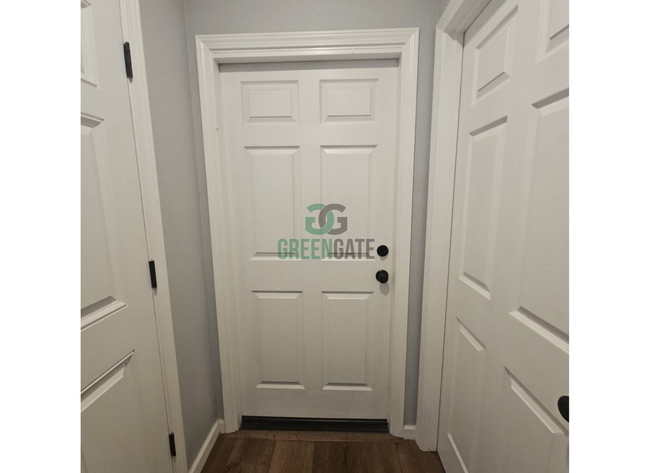 Building Photo - Gorgeous 1 Bedroom, 1 Bathroom Home Availa...