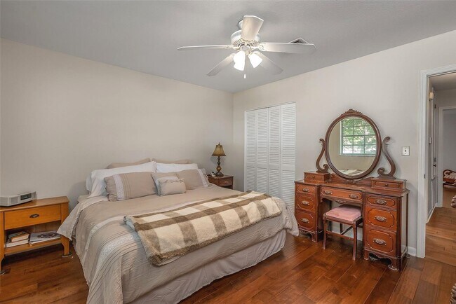 Building Photo - Available Now in Beautiful Southern Hills!