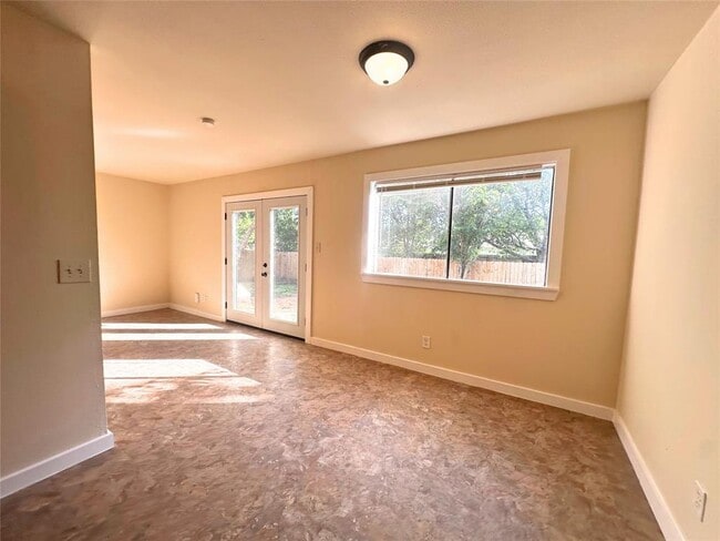 Building Photo - 2525 Dovemeadow Dr