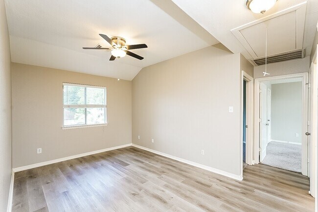 Building Photo - 26622 Cypresswood Dr