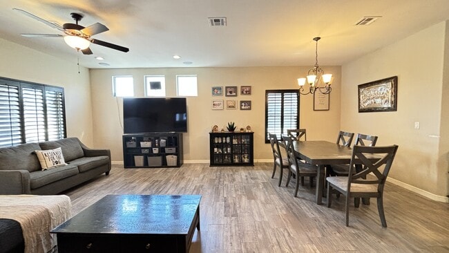 Building Photo - 2148 Honour Point Pl