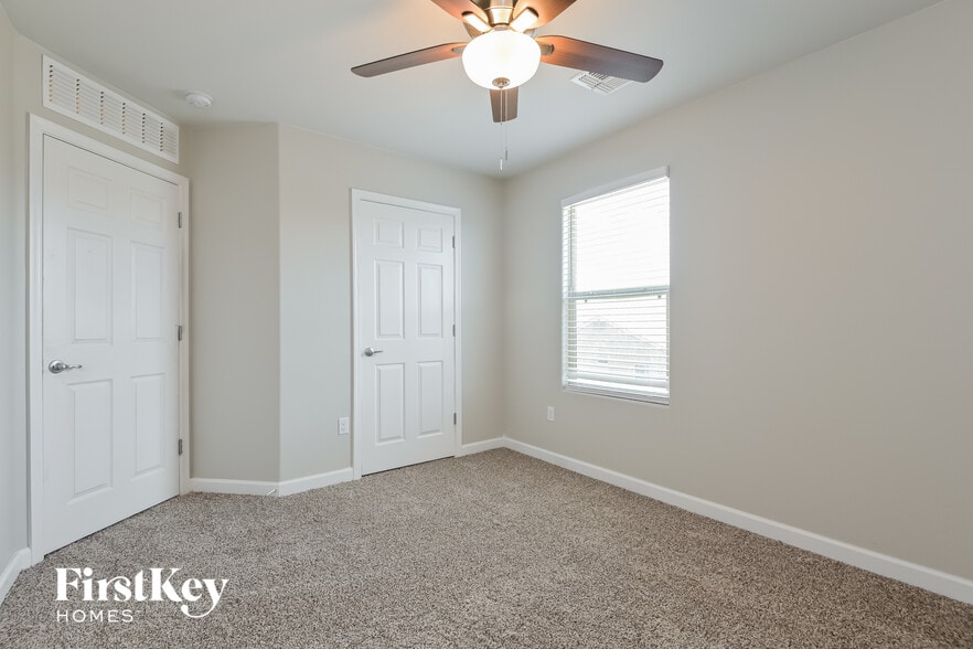 Building Photo - 12191 E Metz Dr