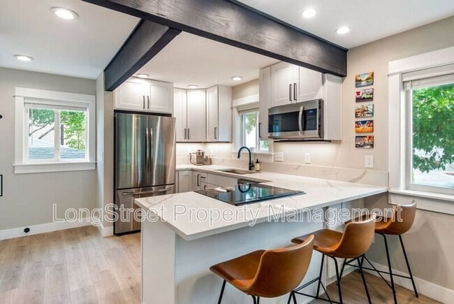 Building Photo - 4980 S Landing Dr