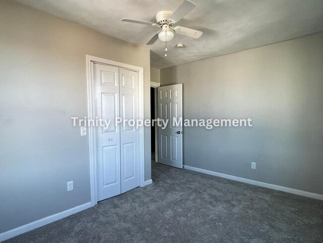 Building Photo - 309 Hedge St